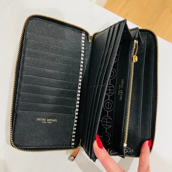 Black & Gold Henri Bendel Continental Wallet - Picture 7 of 8